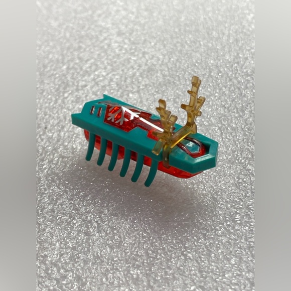 HexBug Nano Christmas Ornament Green Reindeer With Antlers - LAST ONES LEFT!!!!! - Picture 3 of 7